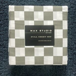 Grey checkered full sized sheet set